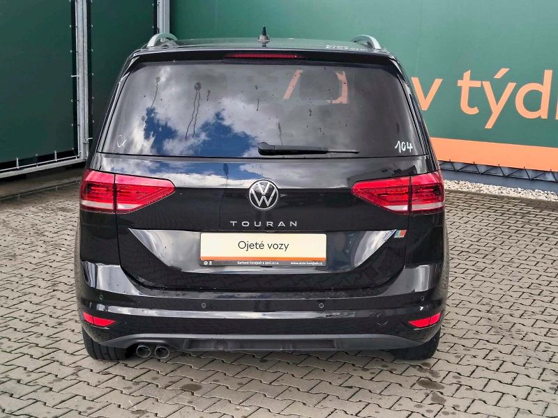 Volkswagen Touran (2023) HIGHLINE 2.0TDI 110KW DSG ZÁRU - fotka 19 z 23