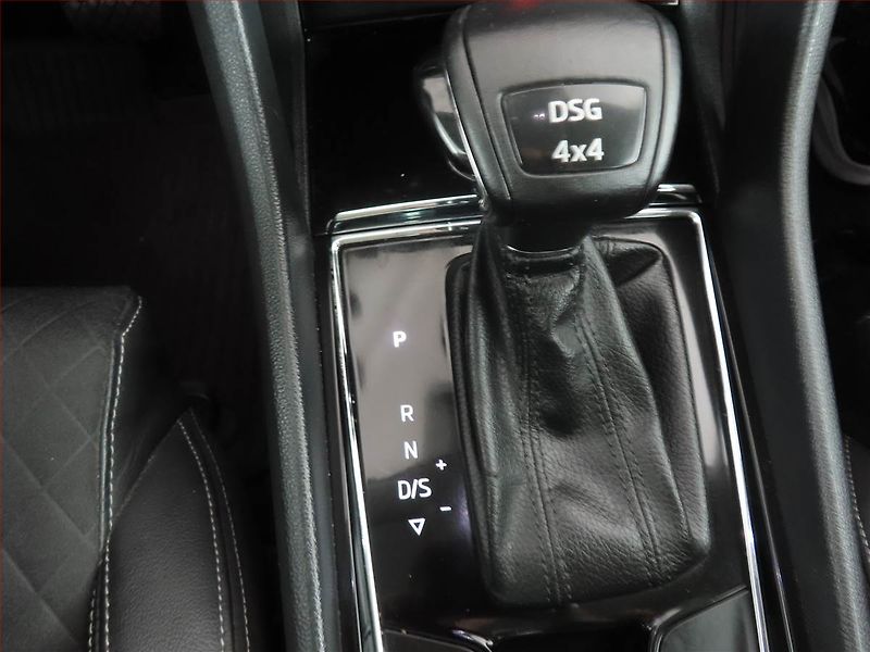 Škoda Karoq (2019) Style Plus 2.0 TDI, Automat - fotka 13 z 23