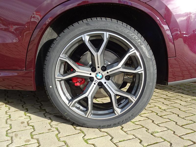BMW X5 xDrive40i - fotka 6 z 7