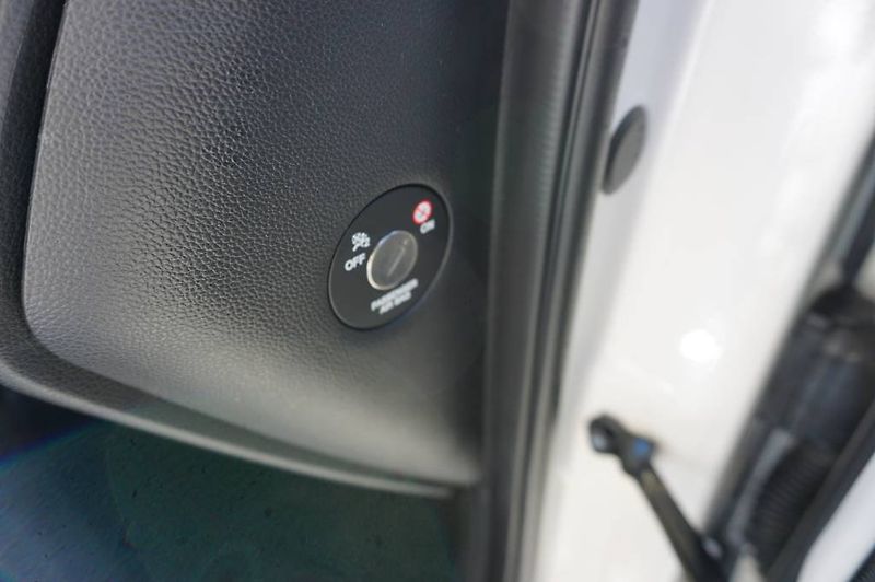 Hyundai i10 (2014) 1,0 1 MAJ V ČR - fotka 27 z 27