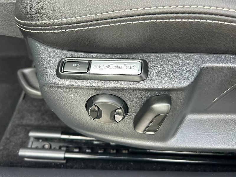Volkswagen Passat (2022) 2.0 TDI 147kW Head Up Matrix - fotka 8 z 30
