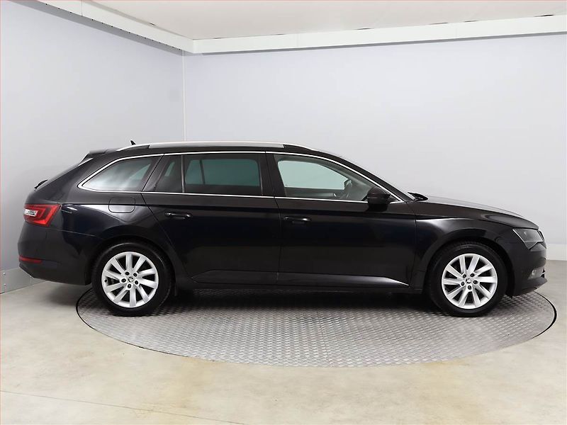 Škoda Superb (2017) 2.0 TDI, Automat, Navi - fotka 6 z 18