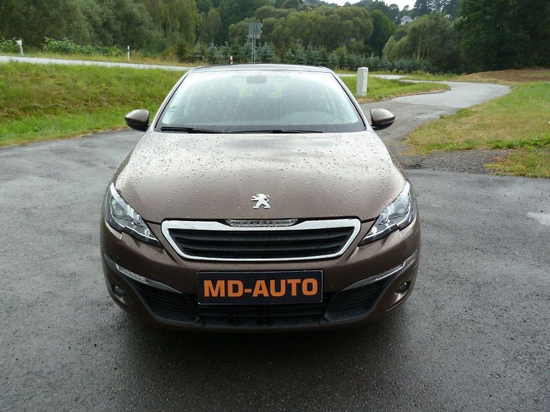 Peugeot 308 1,2 PureTech - fotka 2 z 23