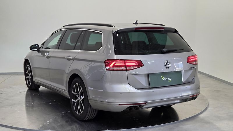 Volkswagen Passat - fotka 3 z 6