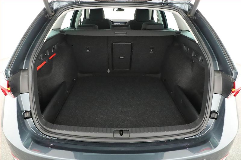 Škoda Octavia (2021) Style 2.0 TDI, Automat, ČR - fotka 11 z 20