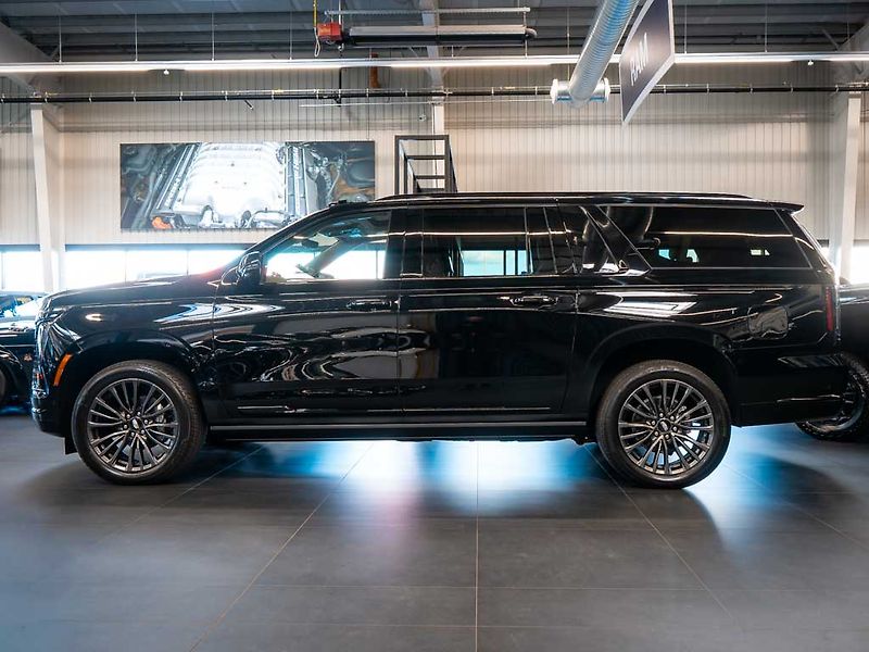 Cadillac Escalade (2026) 6.2 ESV Sport Platinum 2026 - fotka 2 z 50