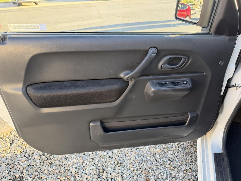 Suzuki Jimny 1,3i/63kW 4x4 - Klima,TZ,... - fotka 9 z 70