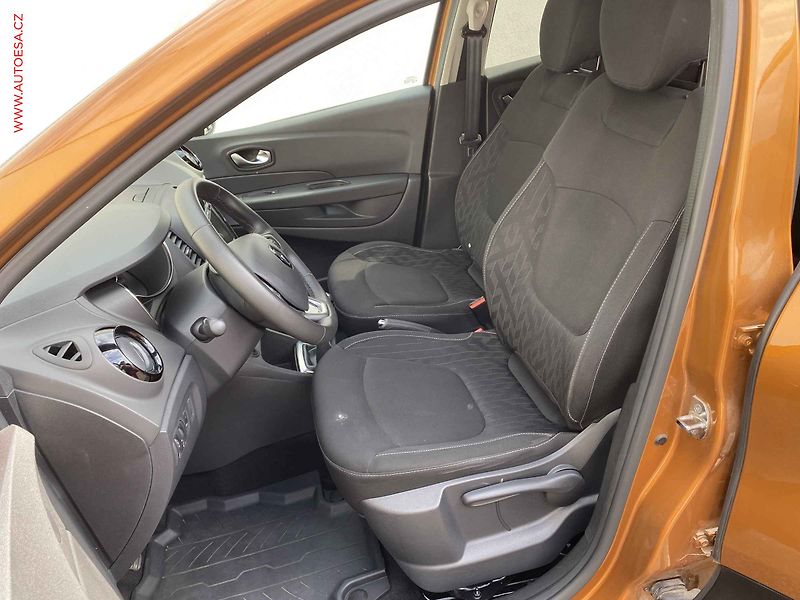 Renault Captur (2019) 1.3 TCe, ČR, Navi, AC, TZ - fotka 9 z 16