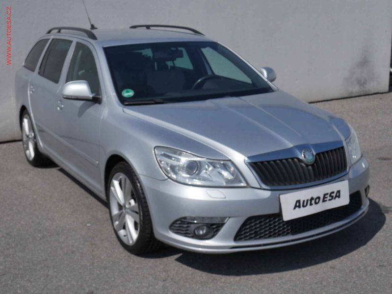 Škoda Octavia (2009) 2.0 TFSi, DSG, xenon - fotka 1 z 15