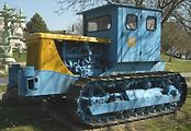 Buldozer Stalinec S-80 z Čeljabinského traktorového závodu.