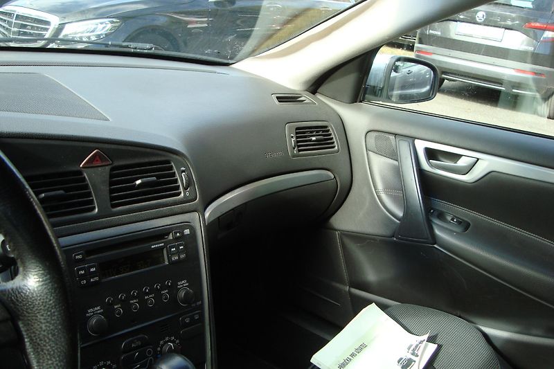 Volvo V70 (2005) 2.4 D5, AUT.,ČR - fotka 49 z 54