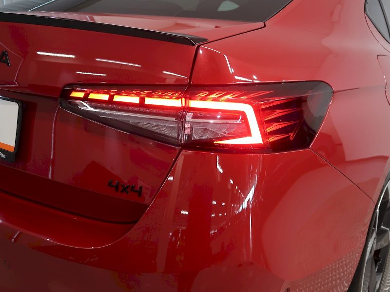 Škoda Superb (2025) SPORTLINE 2.0TSI 195KW 4x4 DSG - fotka 11 z 50