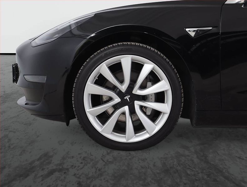 Tesla Model 3 (2020) Long Range 4WD 78kWh, SoH 86% - fotka 15 z 22
