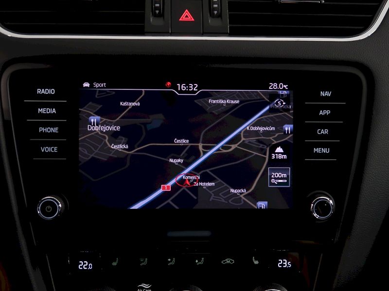 Škoda Octavia (2019) RS CHALLENGE 2.0TDI 135KW DSG - fotka 29 z 46