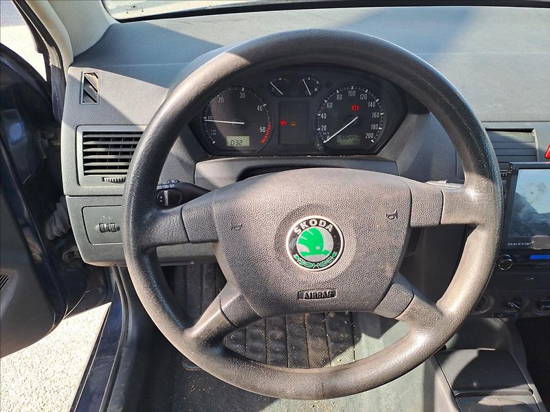 Škoda Fabia 1,9 SDI KLIMA - fotka 12 z 14