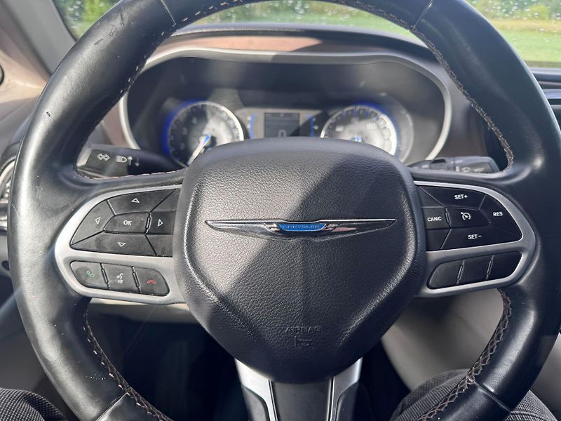 Chrysler Pacifica (2017) 3,6 RU Touring L 8 míst 2017 - fotka 19 z 20