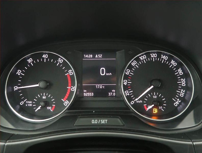 Škoda Fabia (2018) Style 1.0 TSI, Tempomat - fotka 11 z 20