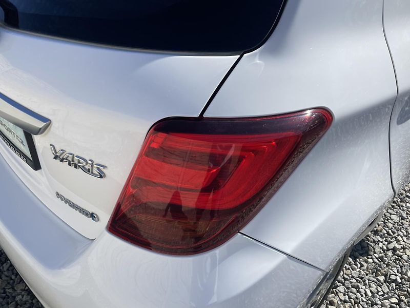 Toyota Yaris 1.5i 16v HYBRID 142TKM TOP 1A! - fotka 39 z 169