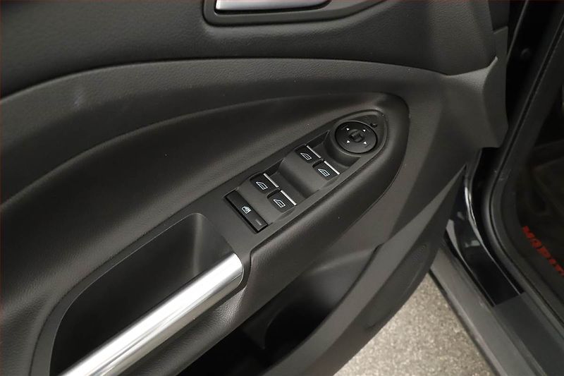 Ford Kuga (2014) Titanium 2.0 TDCi, 4X4, ČR - fotka 10 z 14
