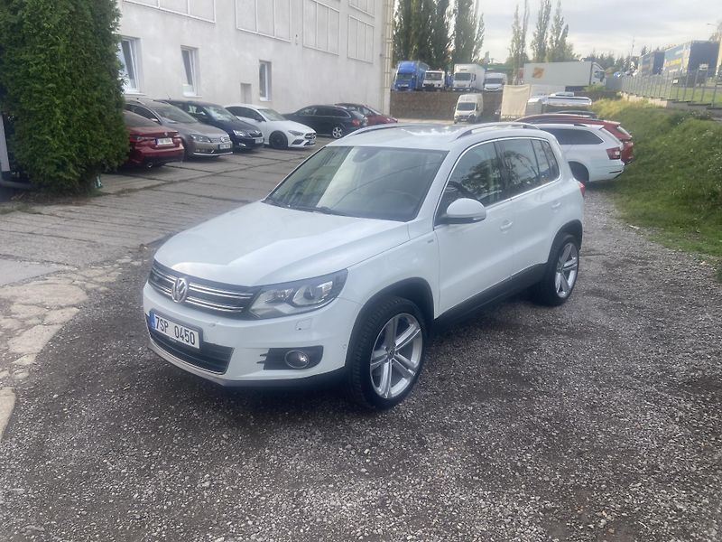 Volkswagen Tiguan (2014) 2.0 TDI - R-line CUP 4x4 - fotka 3 z 47