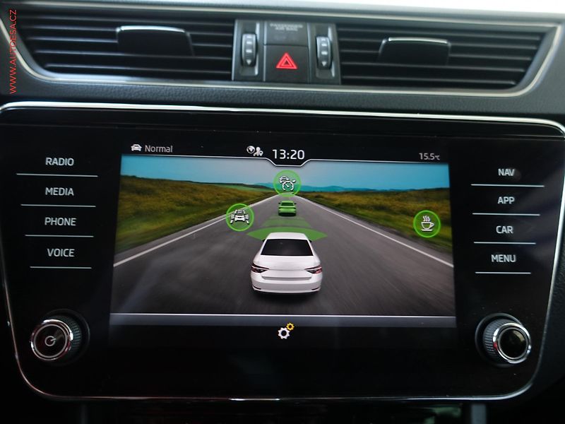 Škoda Superb (2021) 1.5 TSi, 2.maj,ČR, Style - fotka 20 z 28