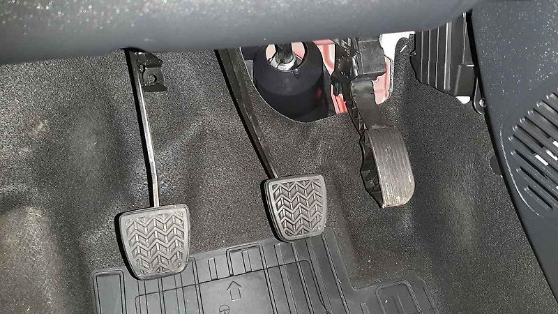 Toyota Aygo spadá do kategorie kompaktních miniaut, kterým se lidově říká nákupní taška.