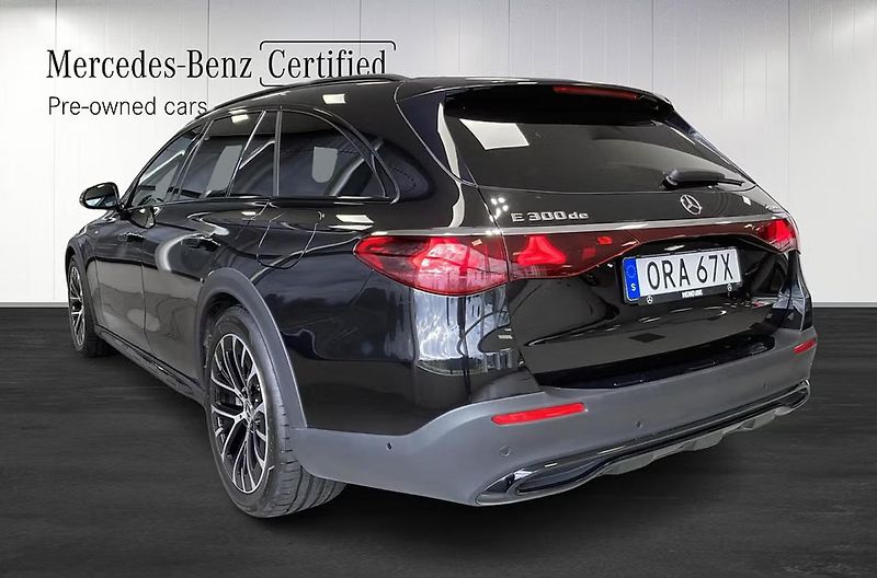 Mercedes-Benz Třídy E 300d e AllTerrain Béžová kůže - fotka 4 z 19