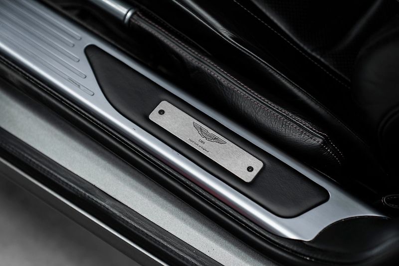Aston Martin DB9 - fotka 17 z 19