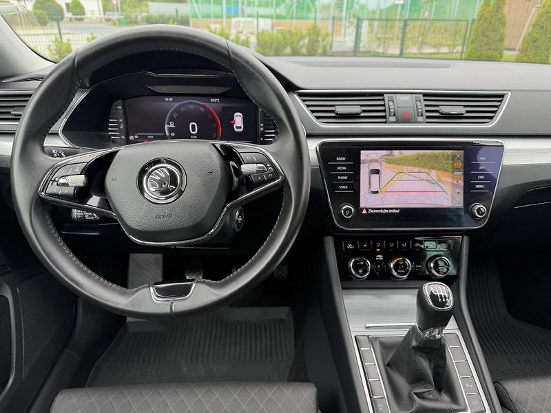 Škoda Superb (2022) 2.0 TDi 110 kw/tažné/DPH - fotka 18 z 25