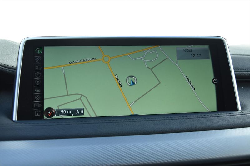 BMW X6 xDrive 30d 190kW M-PAKET ČR - fotka 21 z 28