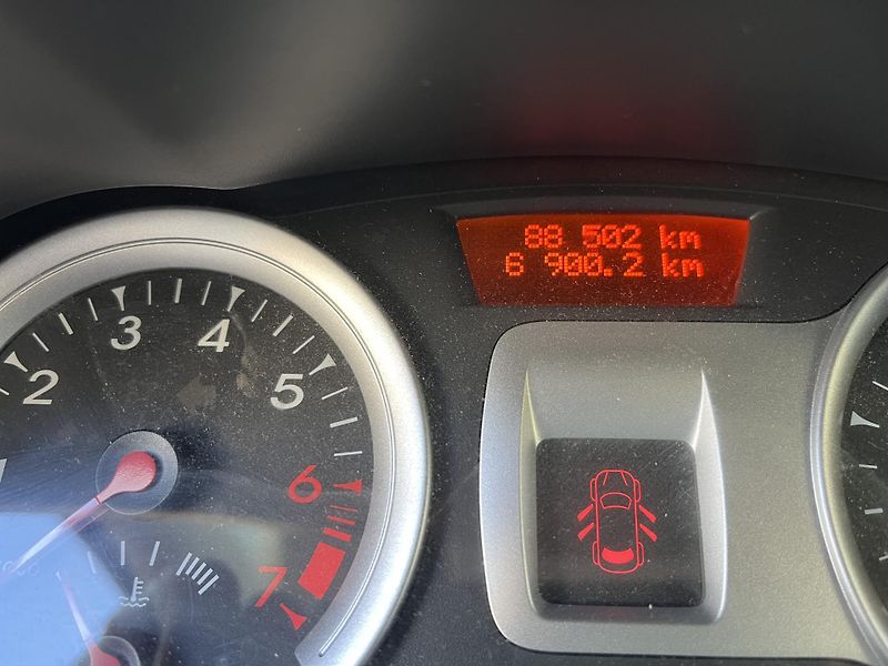 Renault Clio (2011) 1,2 i 55 Kw 1.MAJITEL, ČR! - fotka 14 z 18