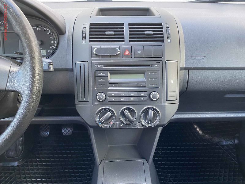 Volkswagen Polo (2008) 1.2 HTP, 2.maj,ČR, AC, tempo - fotka 12 z 17