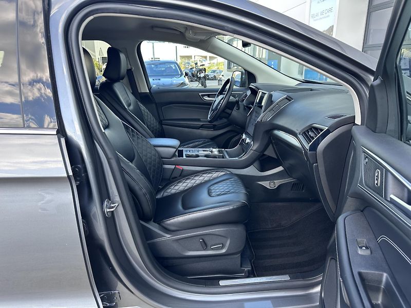 Ford Edge 2.0L EcoBoost 4x4 Titanium - fotka 8 z 22