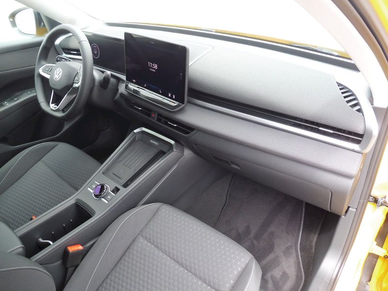 Volkswagen T-Roc (2026) Life 1,5 eTSI 85 kW DSG - fotka 19 z 27