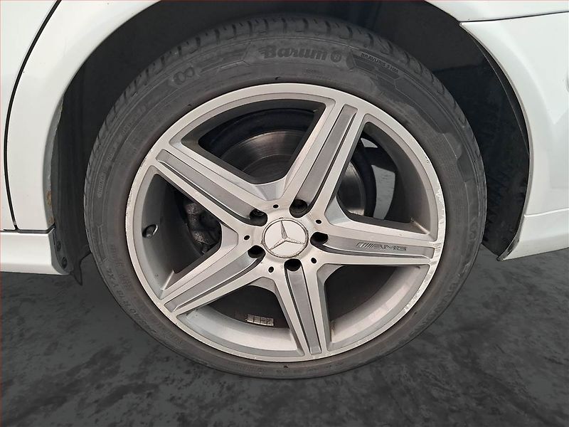 Mercedes-Benz Třídy E (2006) Avantgarde E 320 CDI 4MATIC - fotka 15 z 18