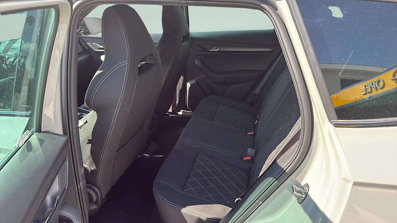 Škoda Karoq Sportline 1,5TSI 110kW DSG/T48 - fotka 19 z 24