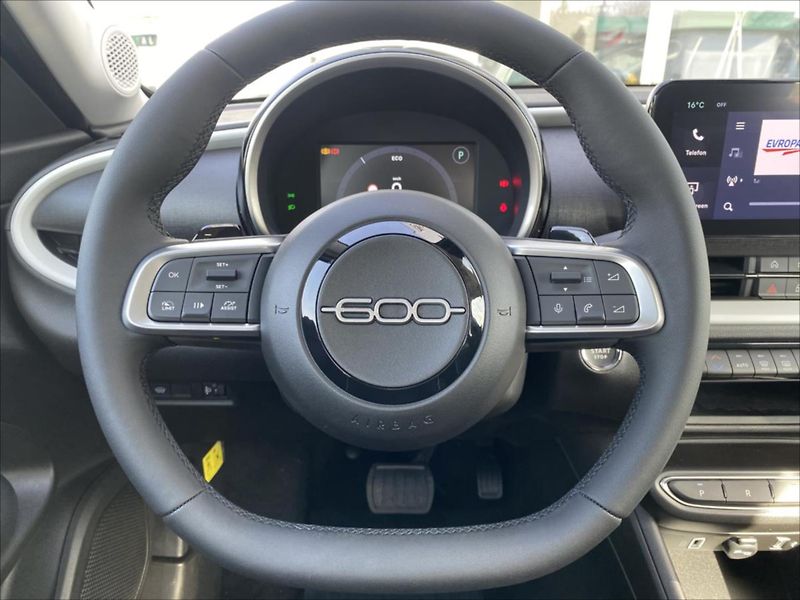 Fiat 600 (2024) 1,2 Turbo Hybrid 110k eDCT - fotka 13 z 14