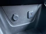 Opel Crossland X Enjoy 1,2i MT5, ČR, 1. maj - náhled 29