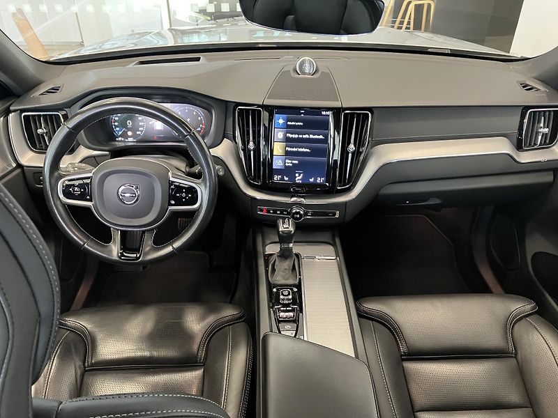 Volvo XC60 T6 AWD Drive-E Inscription AT8 - fotka 18 z 47