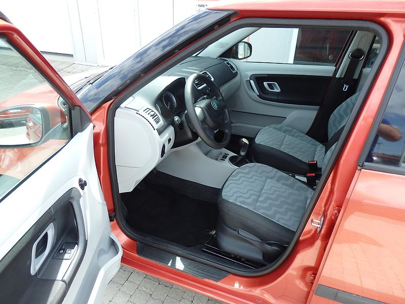 Škoda Fabia 1.4 16V KLIMA ZÁLOHOVÁNO - fotka 6 z 15