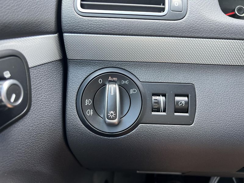 Volkswagen Touran Match 1.4TSi 103kw 7MÍST TAŽNÉ - fotka 13 z 43