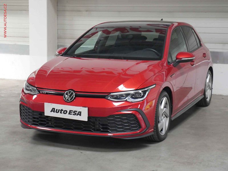 Volkswagen Golf (2021) 2.0 TSi, DSG, LED, kamera - fotka 3 z 24