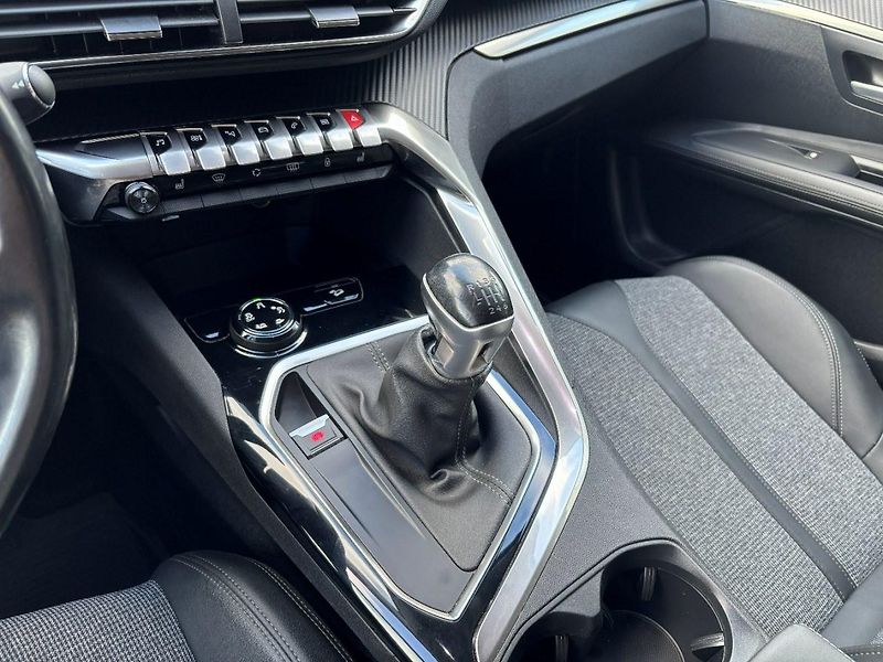 Peugeot 3008 ALLURE 1.5 BHDi 96 kW  - fotka 20 z 25