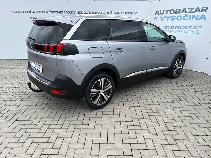 Peugeot 5008 (2022) 1.2PT 96kW! Allure! Tažné! LED - fotka 4 z 42