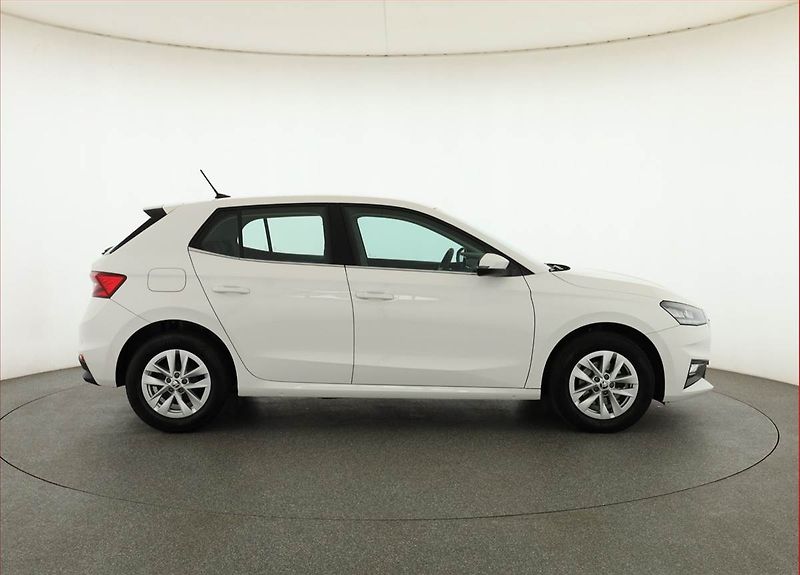Škoda Fabia (2023) Style 1.0 TSI, ČR,1.maj - fotka 6 z 17