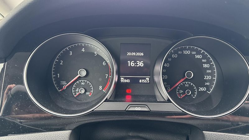 Volkswagen Golf Sportsvan (2015) Highline - fotka 8 z 12