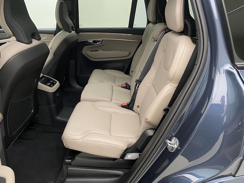 Volvo XC90 (2025) T8 AWD Plug-in DARK ULTRA - fotka 6 z 75