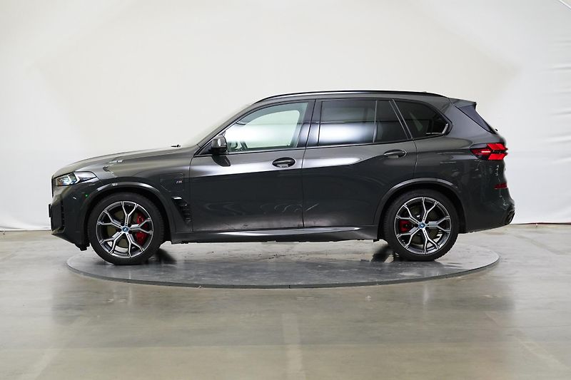 BMW X5 - fotka 3 z 30