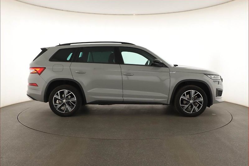 Škoda Kodiaq (2023) Sportline 2.0 TDI - fotka 6 z 19