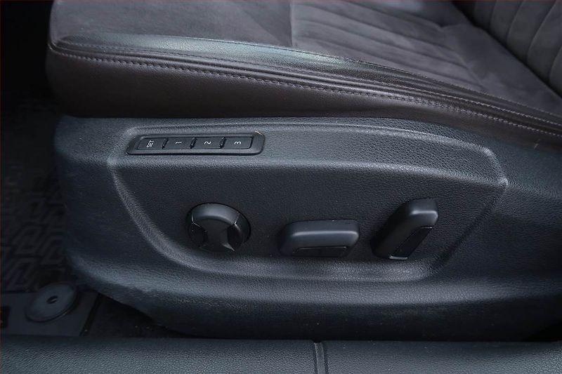 Škoda Octavia (2014) Laurin&Klement 2.0 TDI - fotka 18 z 26